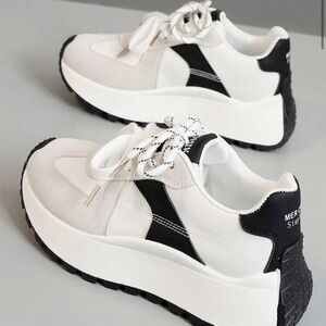 Platform sneakers